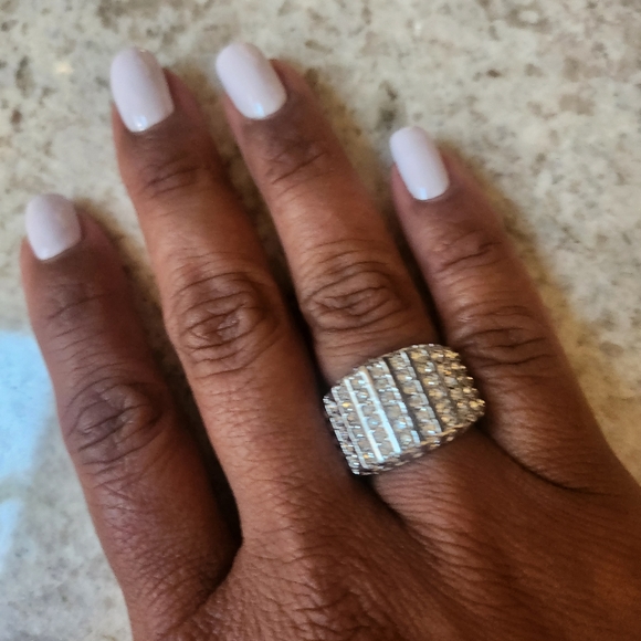 Cocktail ring with ten rows of stunning cubic zirconia stones. - Picture 3 of 9